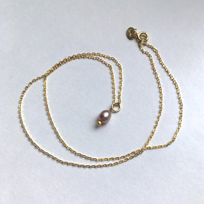 Mauve Pearl Drop Necklace in Gold