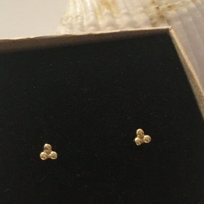 Three Dot Studs in 18k Gold Plated displayed in a jewellery box